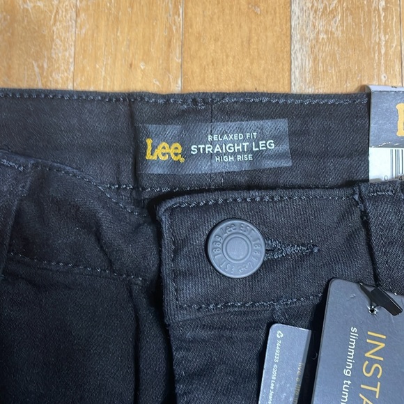 BNWT Women’s Lee straight leg high rise black jeans - Picture 4 of 8